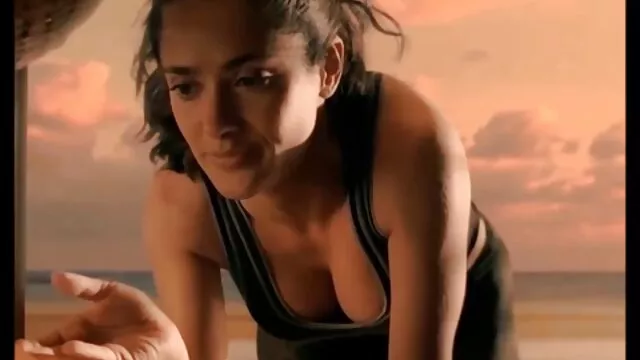 プールテーブルの上に犯さ巨乳 loveh 動画