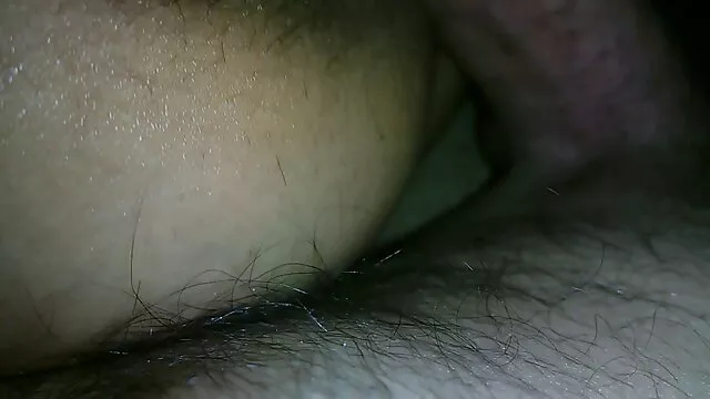 4. 女の子 エッチ 動画 無料 金髪性と黒ヤギ